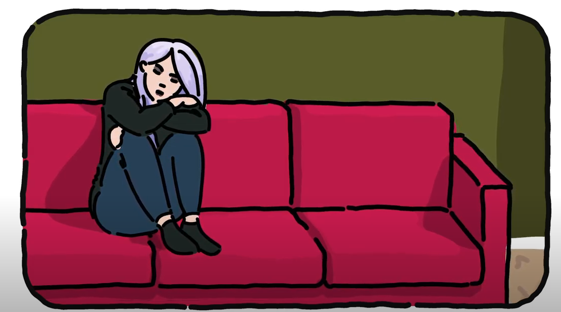 Mädchen auf Sofa