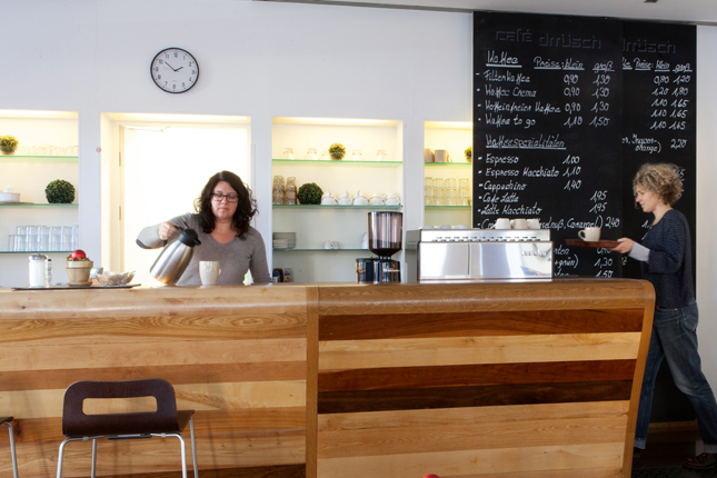 Die Theke im café drrüsch