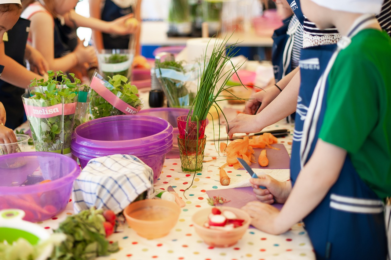 Gemeinsam Kochen im Alltag - Eltern kochen mit ihren Kindern