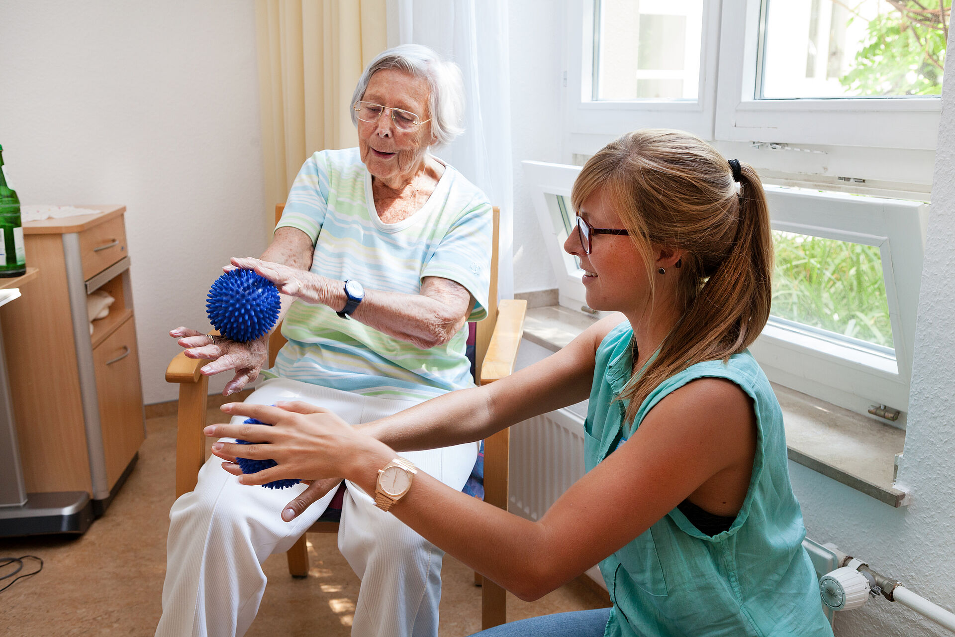 Übungen mit einem Igelball