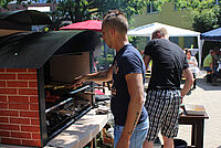 Ein Grillfest im Markus-Haus