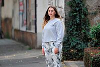 junge Frau wohnungslos junge wohnungslose Frau