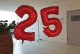 Ballons in Form der Zahl 25